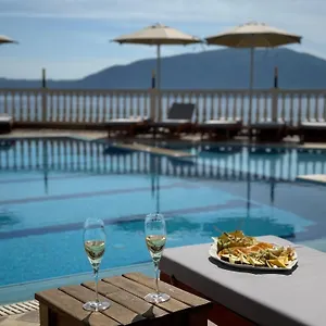 Nuna & 4*, Vlore Albania